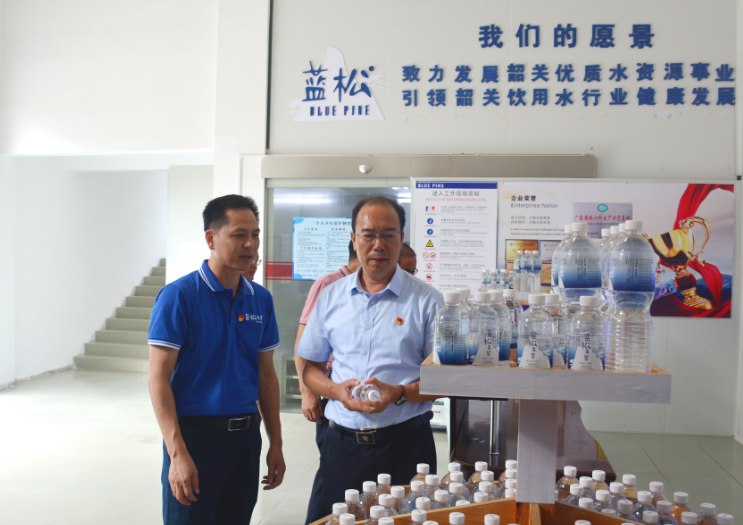 钟沛东到万博max体育官网入口自然饮品有限责任公司调研